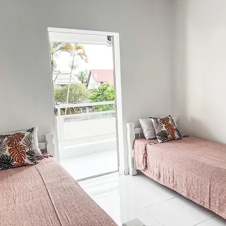 Apartamento com 4 quartos, uma quadra da Praia Enseada, Guarujá-3
